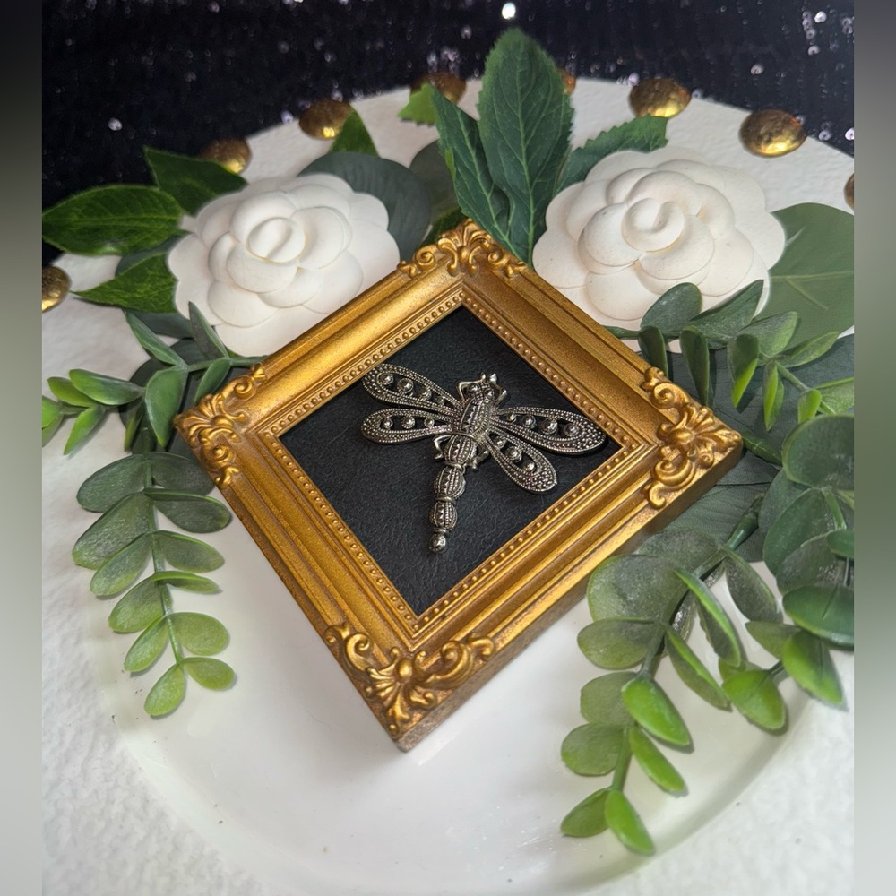 Silvertone Dragonfly Brooch - Picture 14 of 16